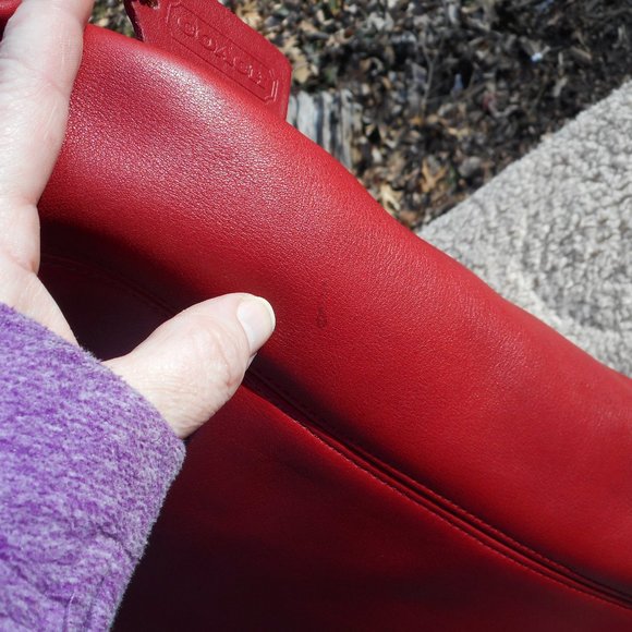 Vintage Coach Slim Duffle #9060 cross-body / Shoulder bag from 1998 in Red - Picture 6 of 13